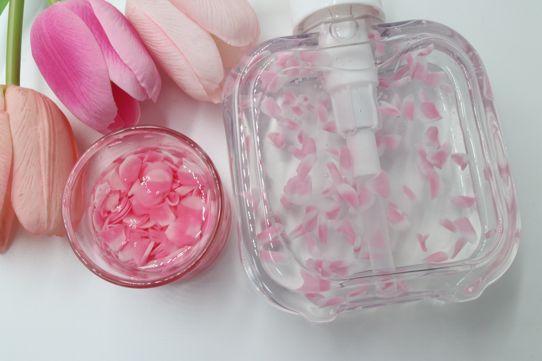 Simulated petals 